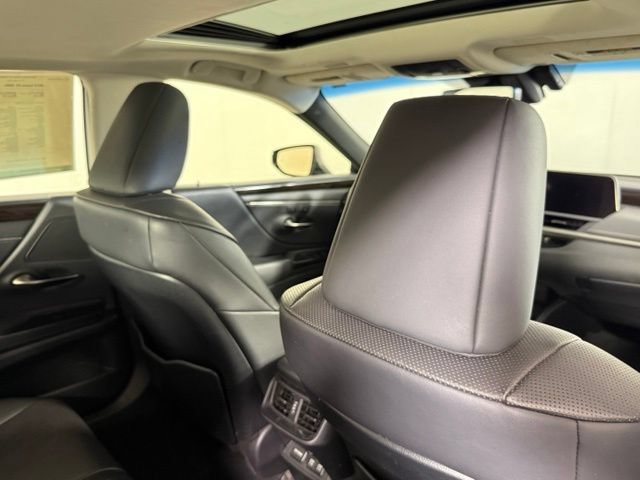Used 2019 Lexus ES 300h w/ Premium Package FWD image 33