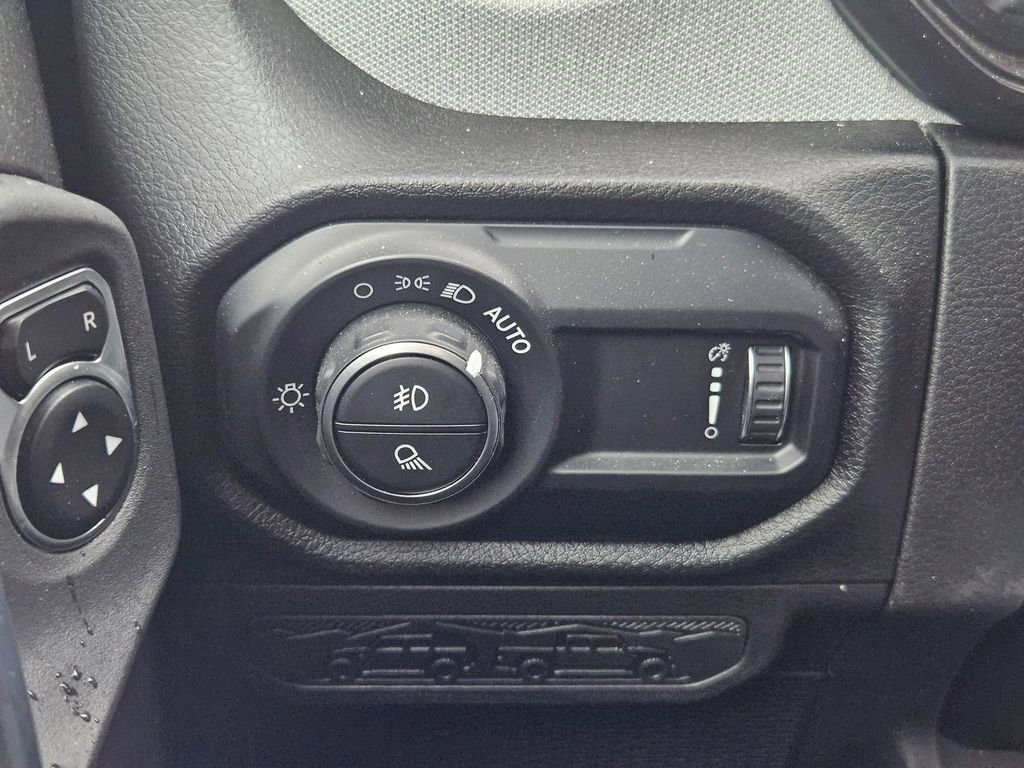 Certified 2024 Jeep Gladiator Willys image 20