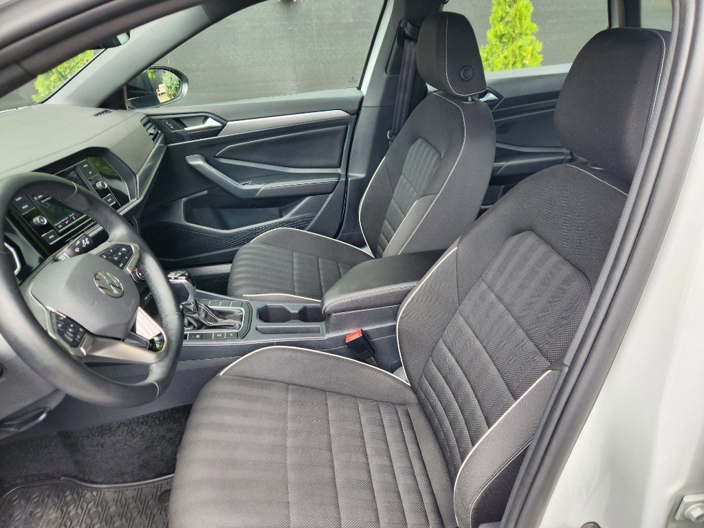 Certified 2024 Volkswagen Jetta Sport image 25