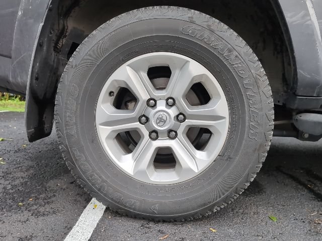 Used 2023 Toyota 4Runner SR5 AWD/4WD image 5