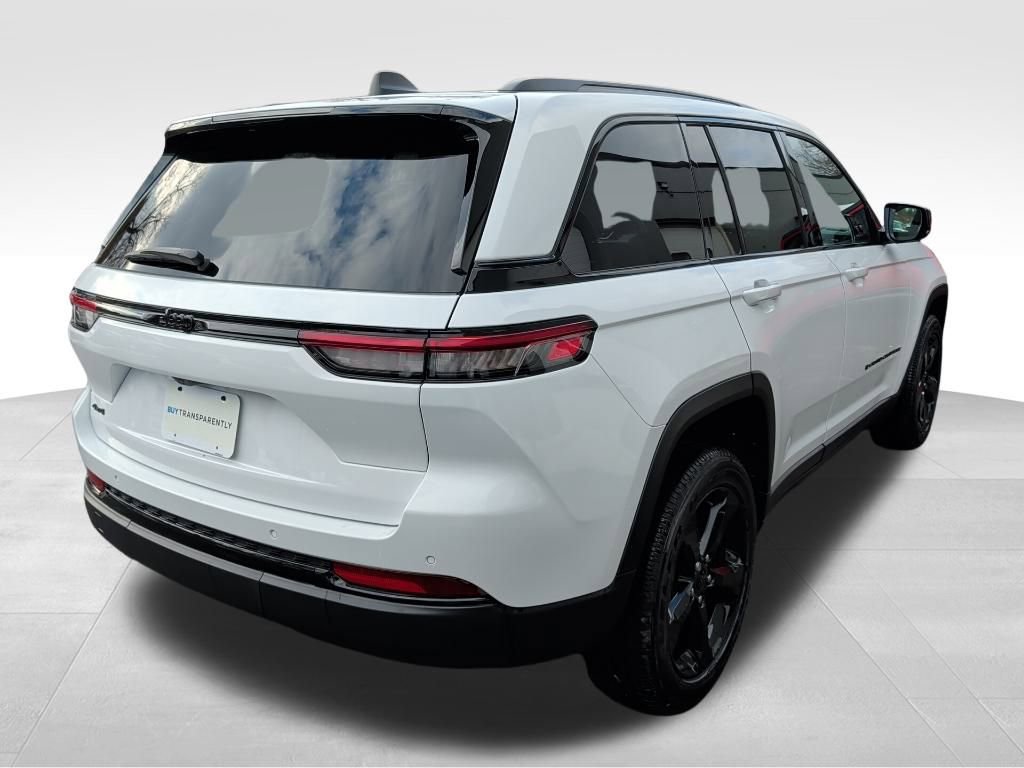 Used 2024 Jeep Grand Cherokee Altitude image 6