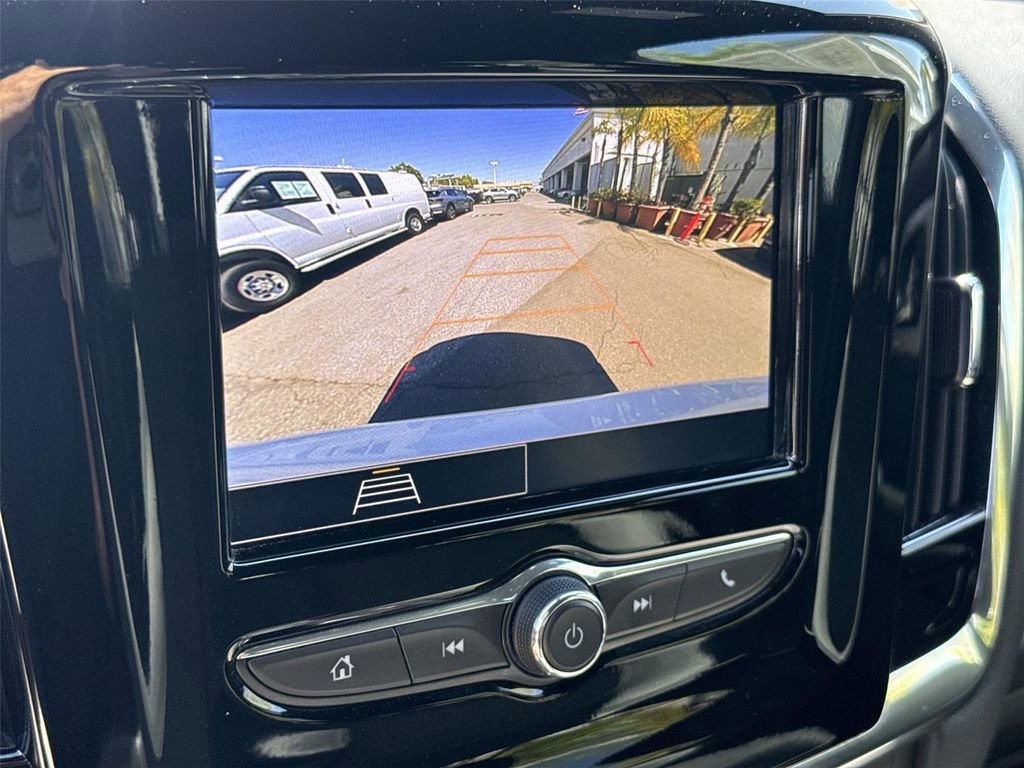 Used 2023 Chevrolet Traverse LT FWD image 13