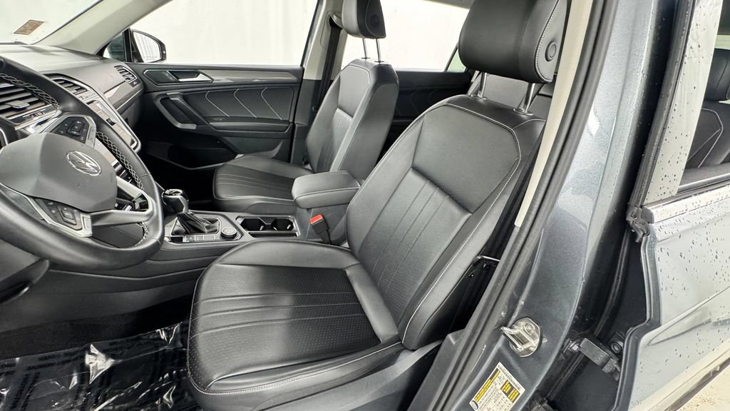 Used 2024 Volkswagen Tiguan SE AWD/4WD image 10