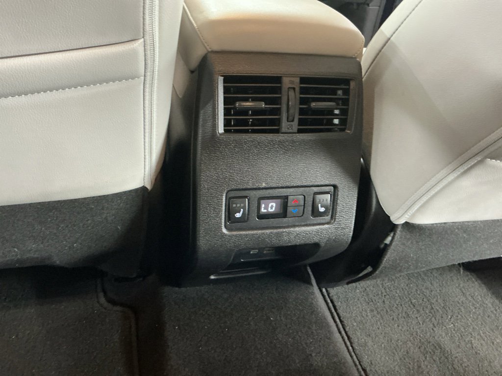 Used 2024 Mitsubishi Outlander SEL image 12
