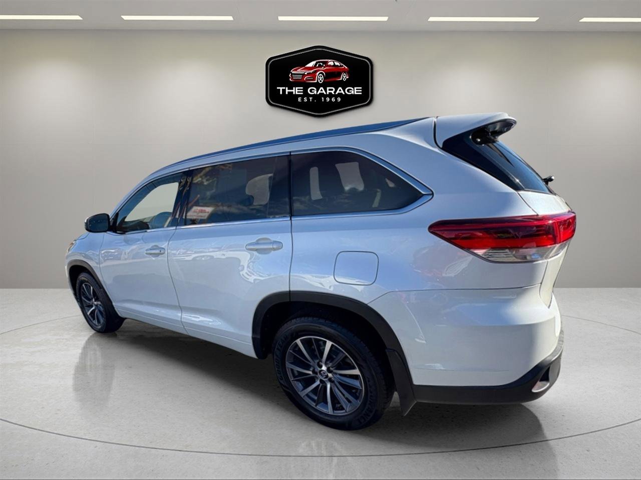Used 2018 Toyota Highlander XLE image 4