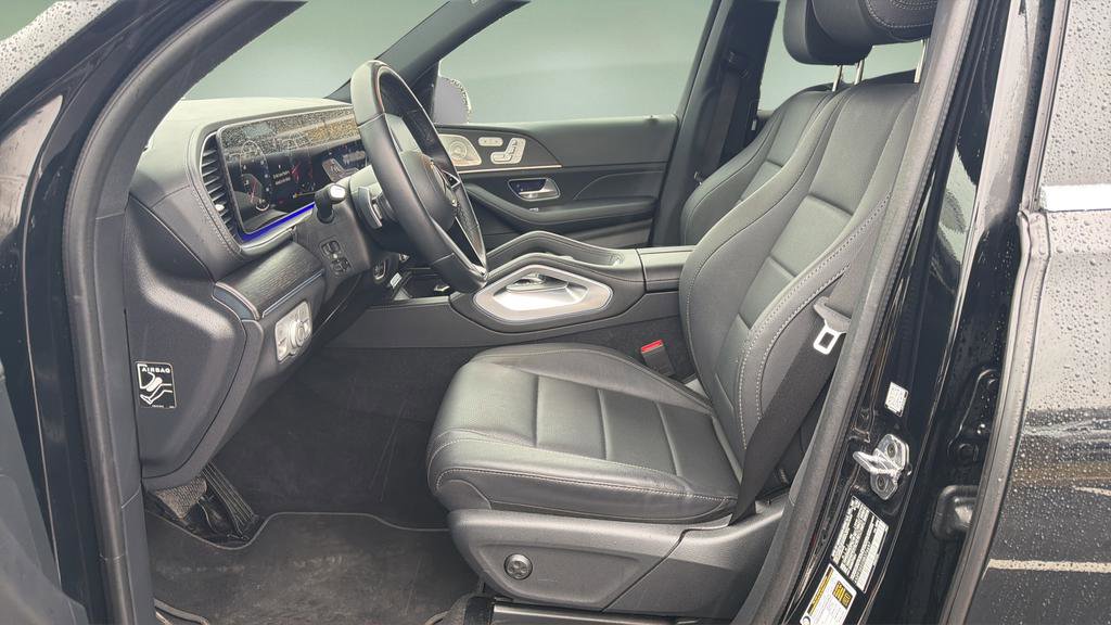 Used 2025 Mercedes-Benz GLS 450 4MATIC image 13