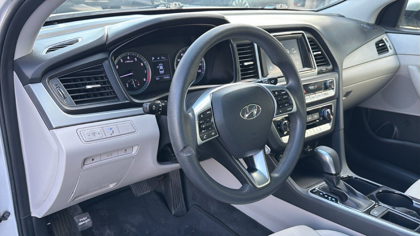 Used 2019 Hyundai Sonata SE FWD image 17