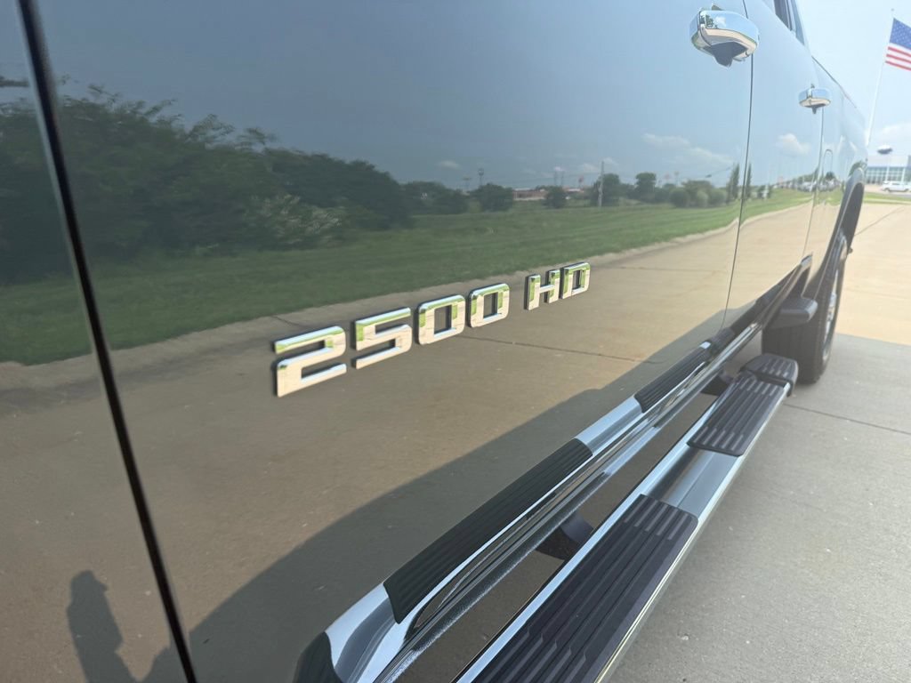 Used 2026 Chevrolet Silverado 2500 LTZ w/ LTZ Premium Package AWD/4WD image 14