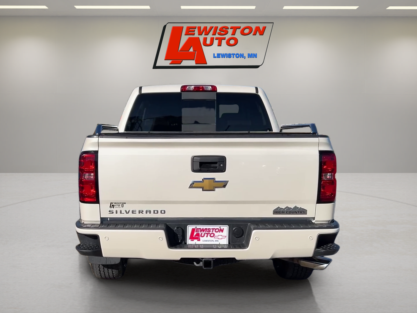 Used 2015 Chevrolet Silverado 1500 High Country w/ High Country Premium Package AWD/4WD image 4