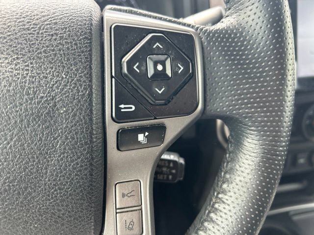Used 2020 Toyota 4Runner SR5 RWD image 28