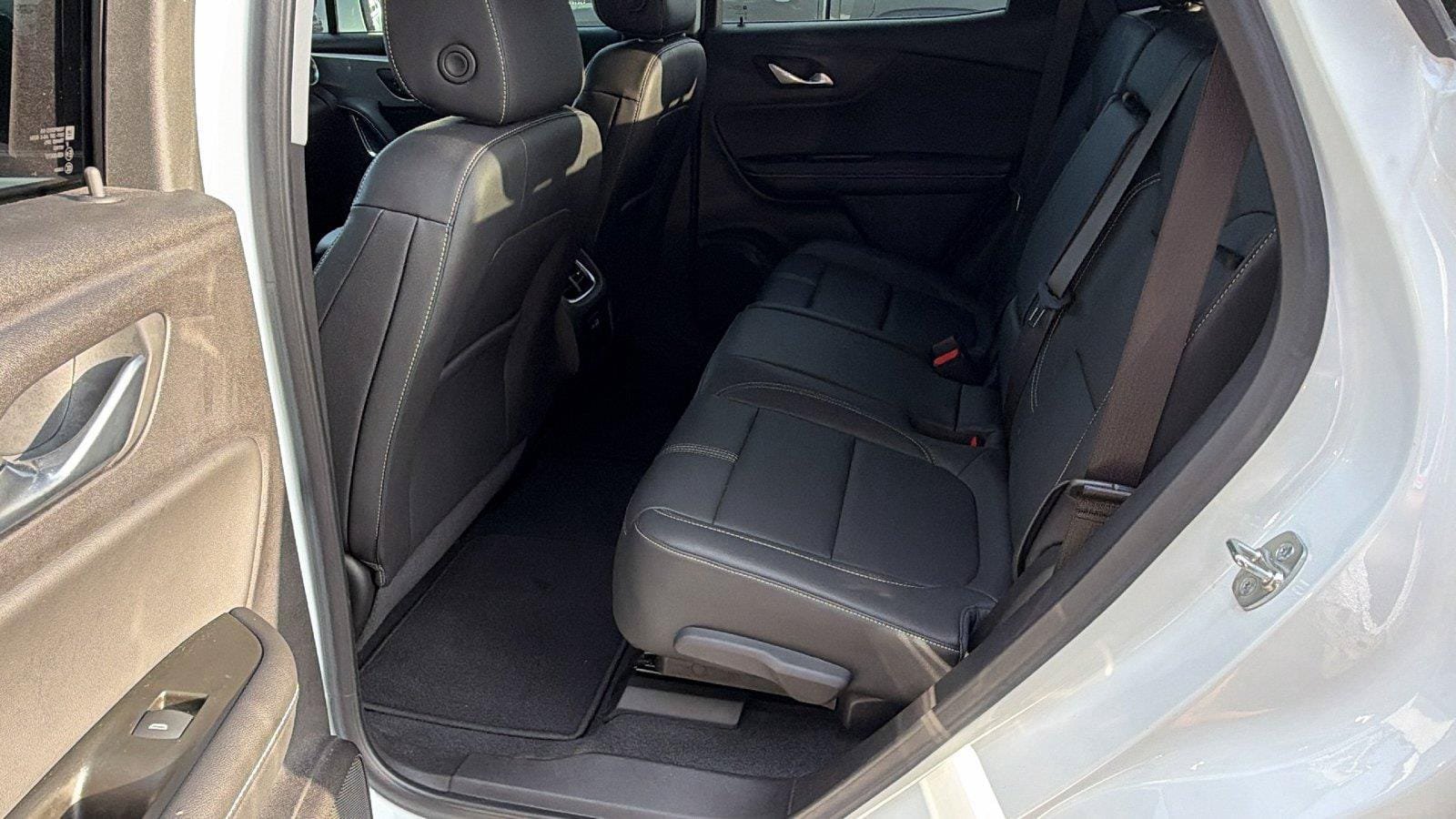Used 2024 Chevrolet Blazer LT FWD image 23