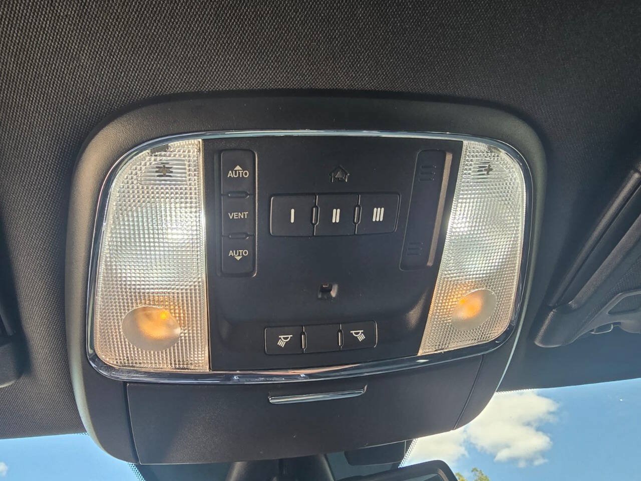 Used 2012 Dodge Charger R/T RWD image 25
