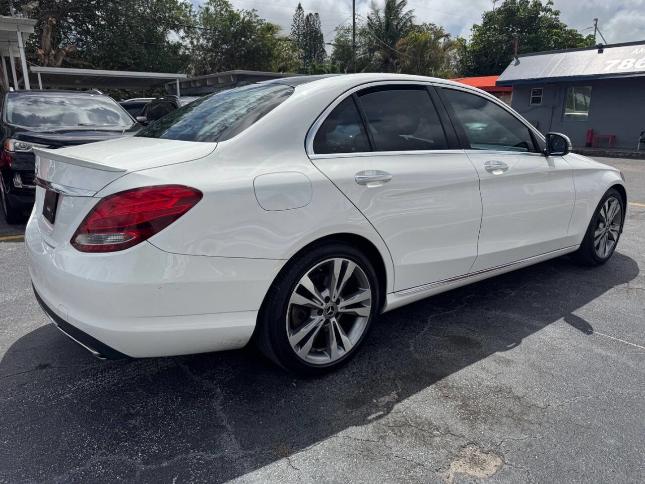 Used 2018 Mercedes-Benz C 300 Sedan image 5