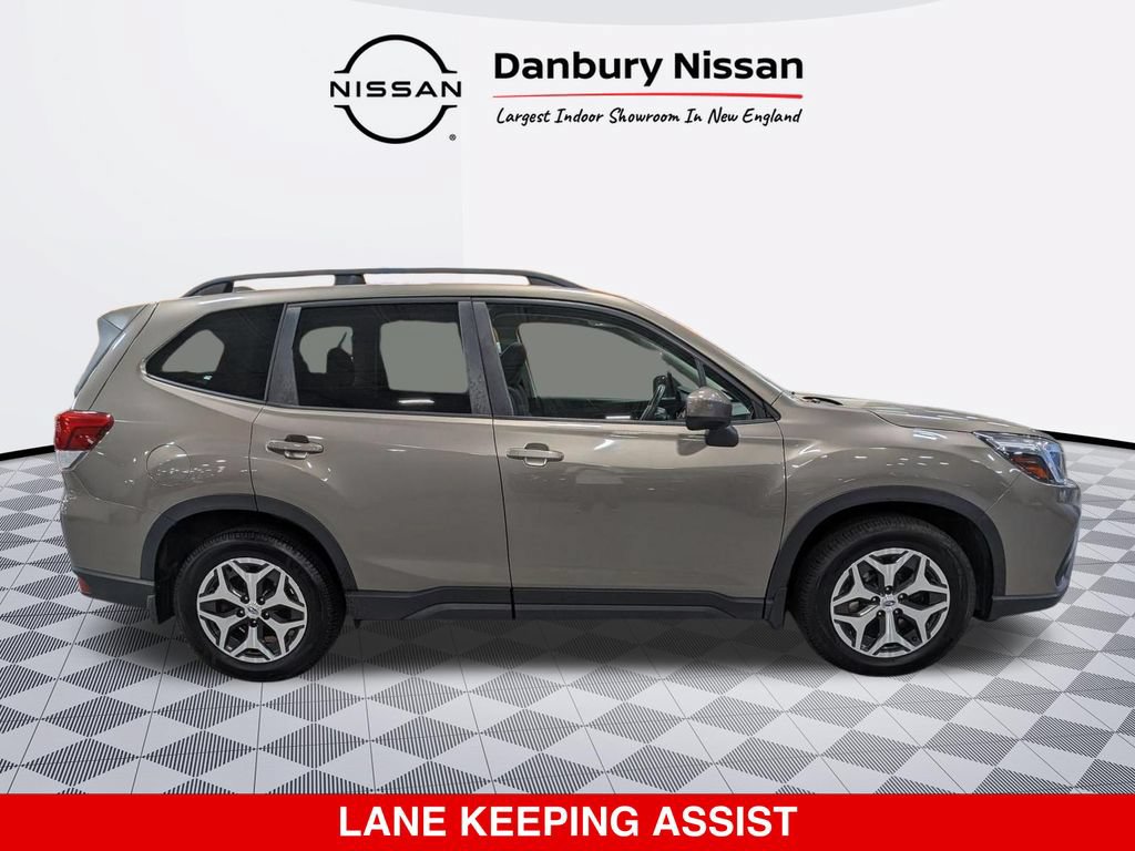 Used 2019 Subaru Forester Premium w/ All-Weather Package AWD/4WD image 2