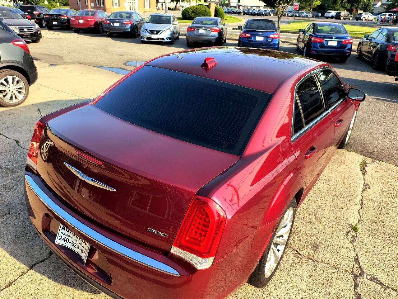 Used 2019 Chrysler 300 Touring w/ Chrome Appearance Package image 33
