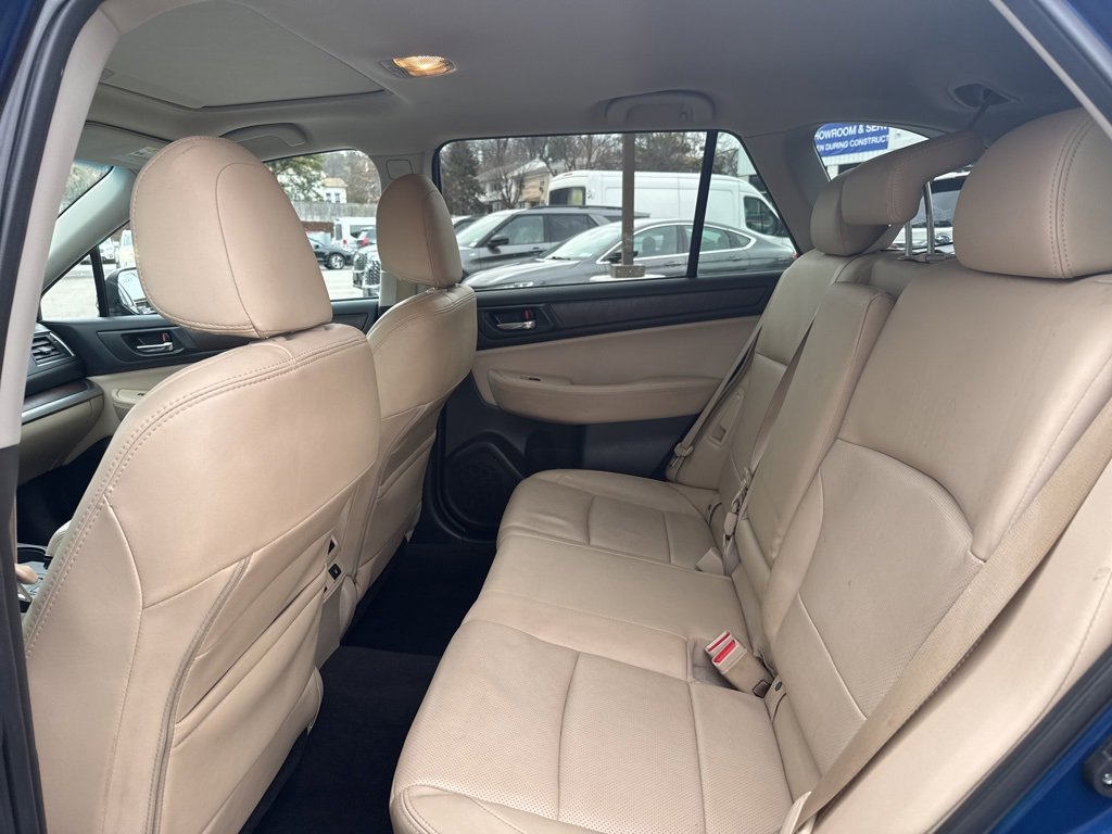 Used 2015 Subaru Outback 3.6R Limited image 24