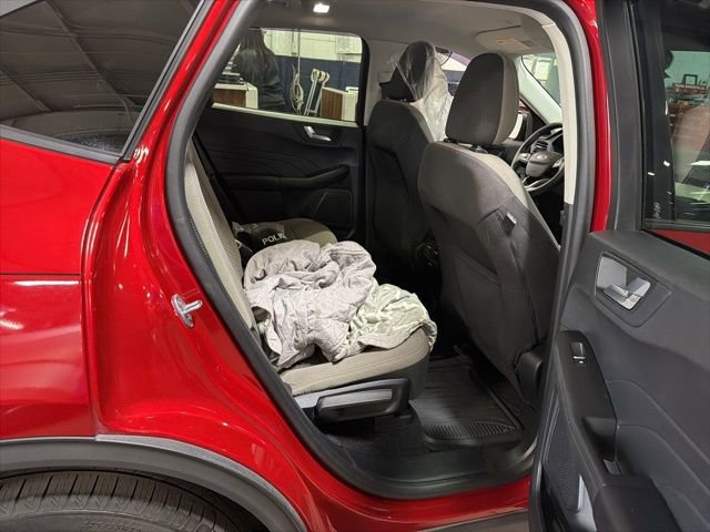 Used 2021 Ford Escape SE w/ SE Sport Appearance Package image 6