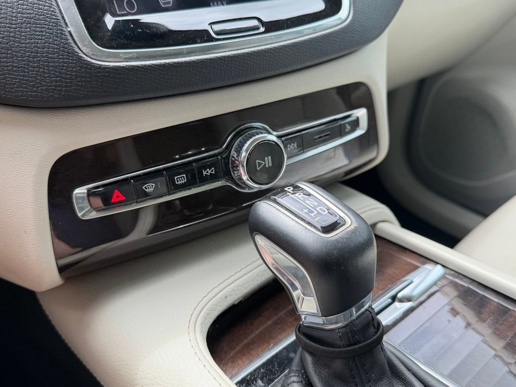 Used 2019 Volvo XC90 T5 Momentum FWD image 22