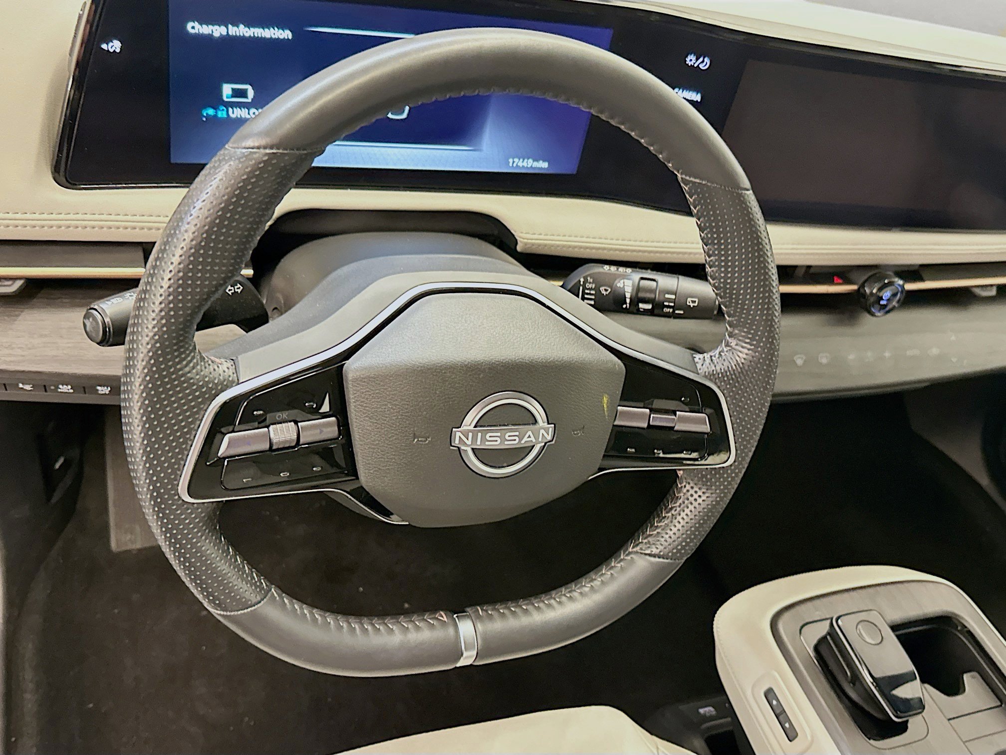 Used 2024 Nissan Ariya AWD image 18