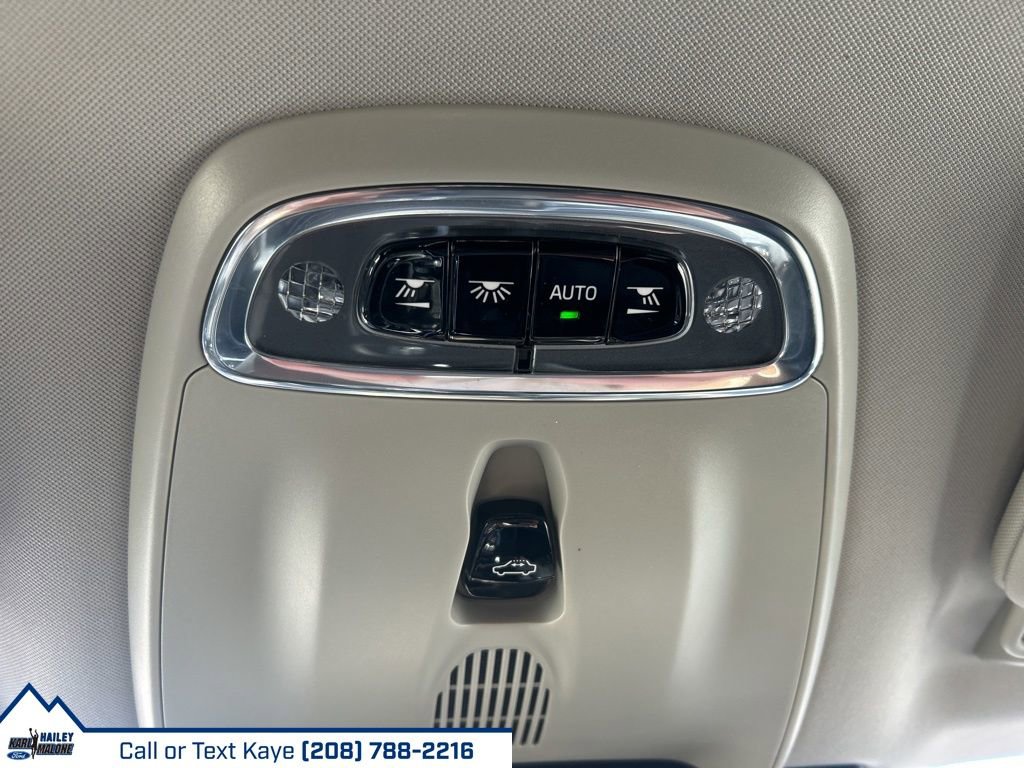 Used 2016 Volvo XC90 T6 Momentum w/ Momentum Plus Package image 37