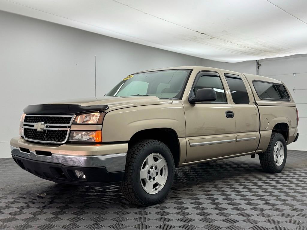 Used 2006 Chevrolet Silverado 1500 LT w/ Light Duty Power Package image 2