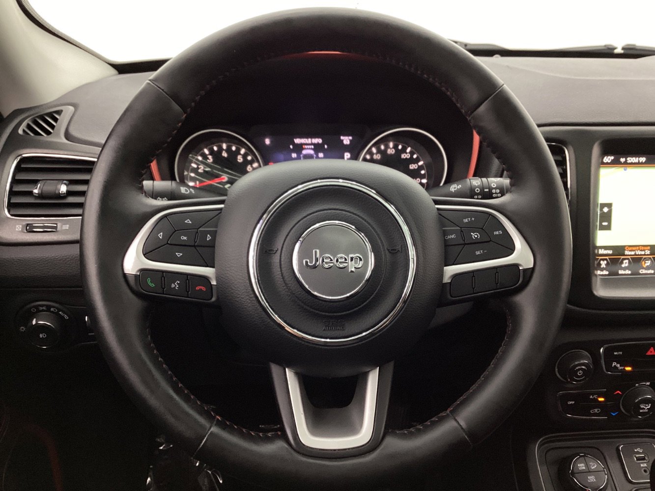 Used 2017 Jeep Compass Trailhawk w/ Leather Interior Group AWD/4WD image 32