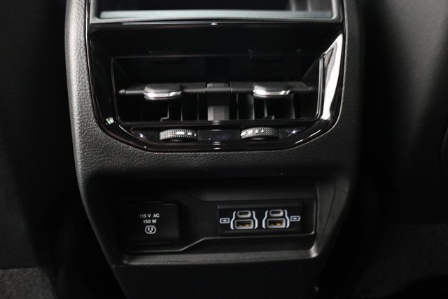 Used 2023 Jeep Grand Cherokee Altitude image 23