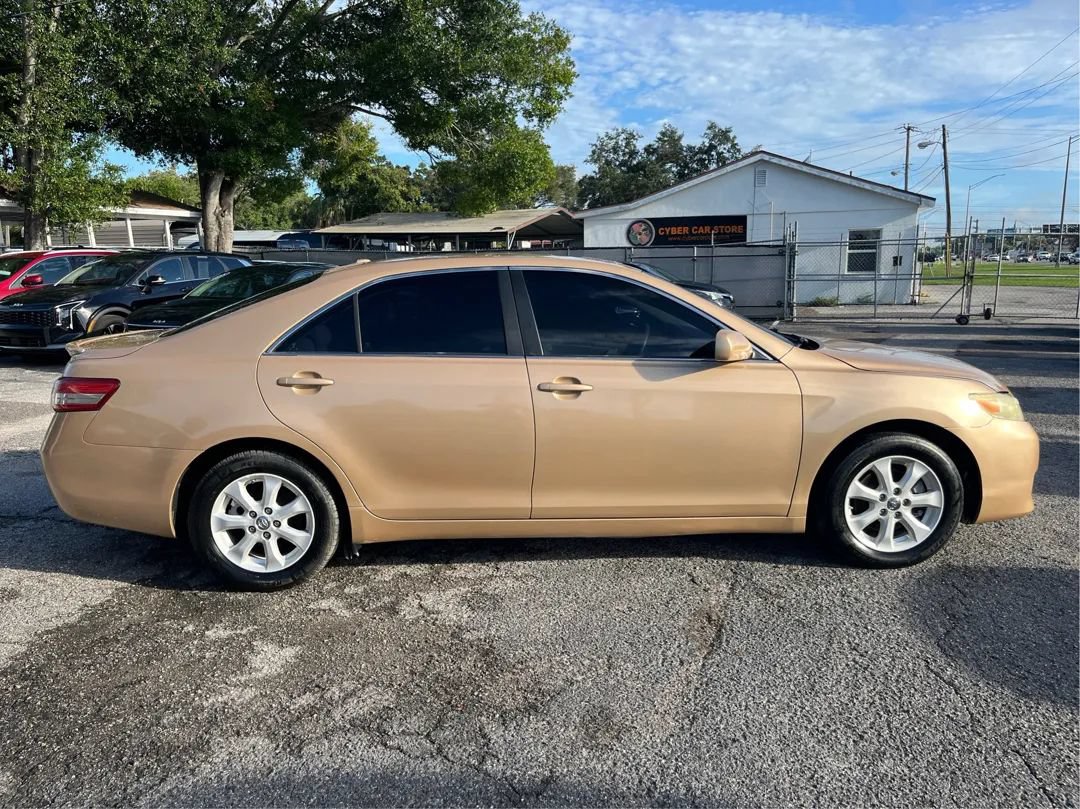 Used 2011 Toyota Camry LE w/ LE Extra-Value Pkg FWD image 4