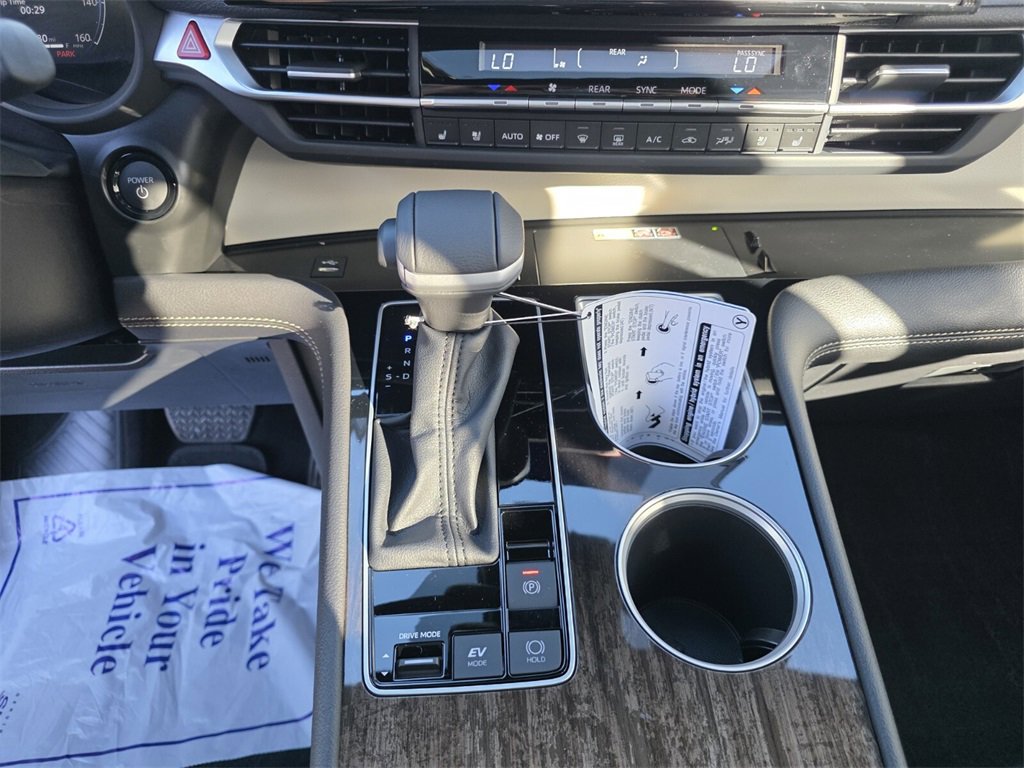 New 2025 Toyota Sienna Platinum image 29