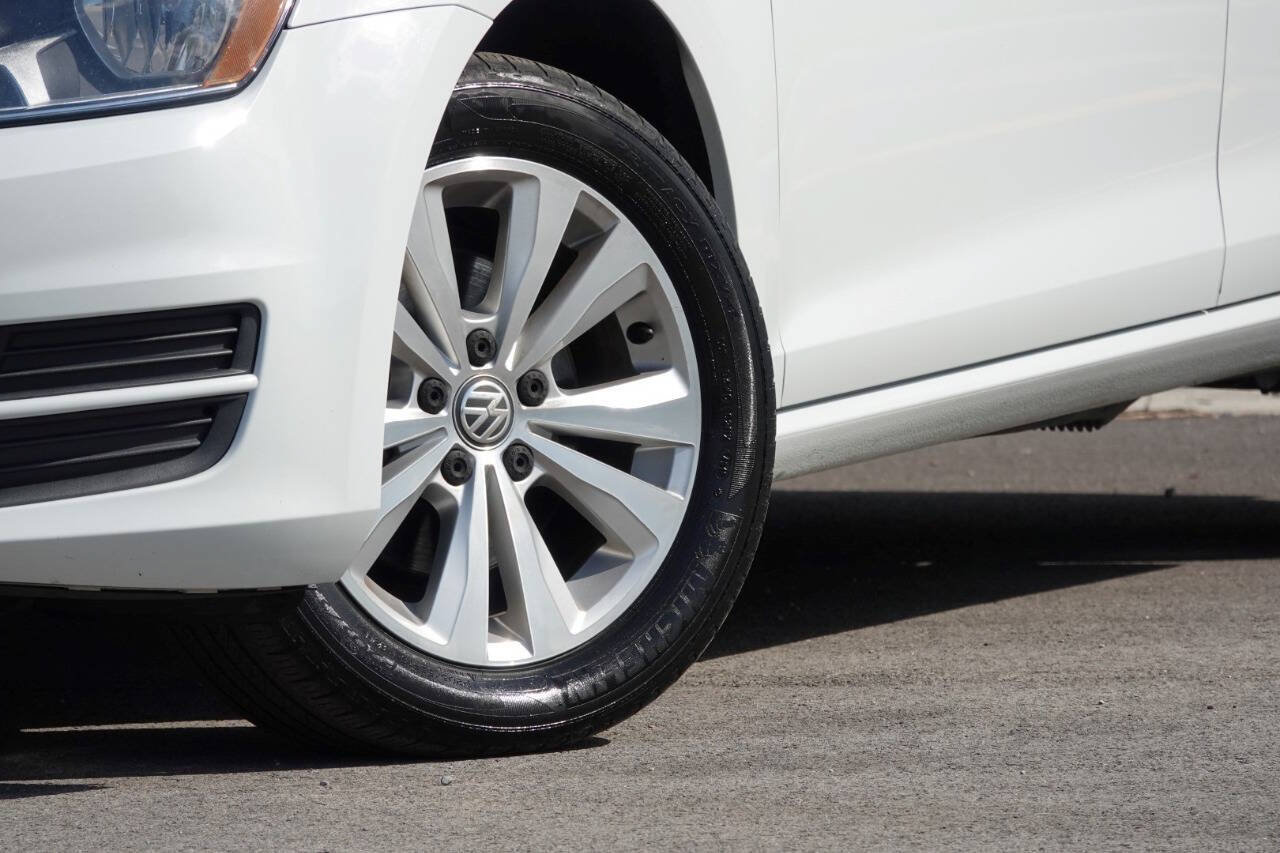 Used 2015 Volkswagen Golf TDI S FWD image 8
