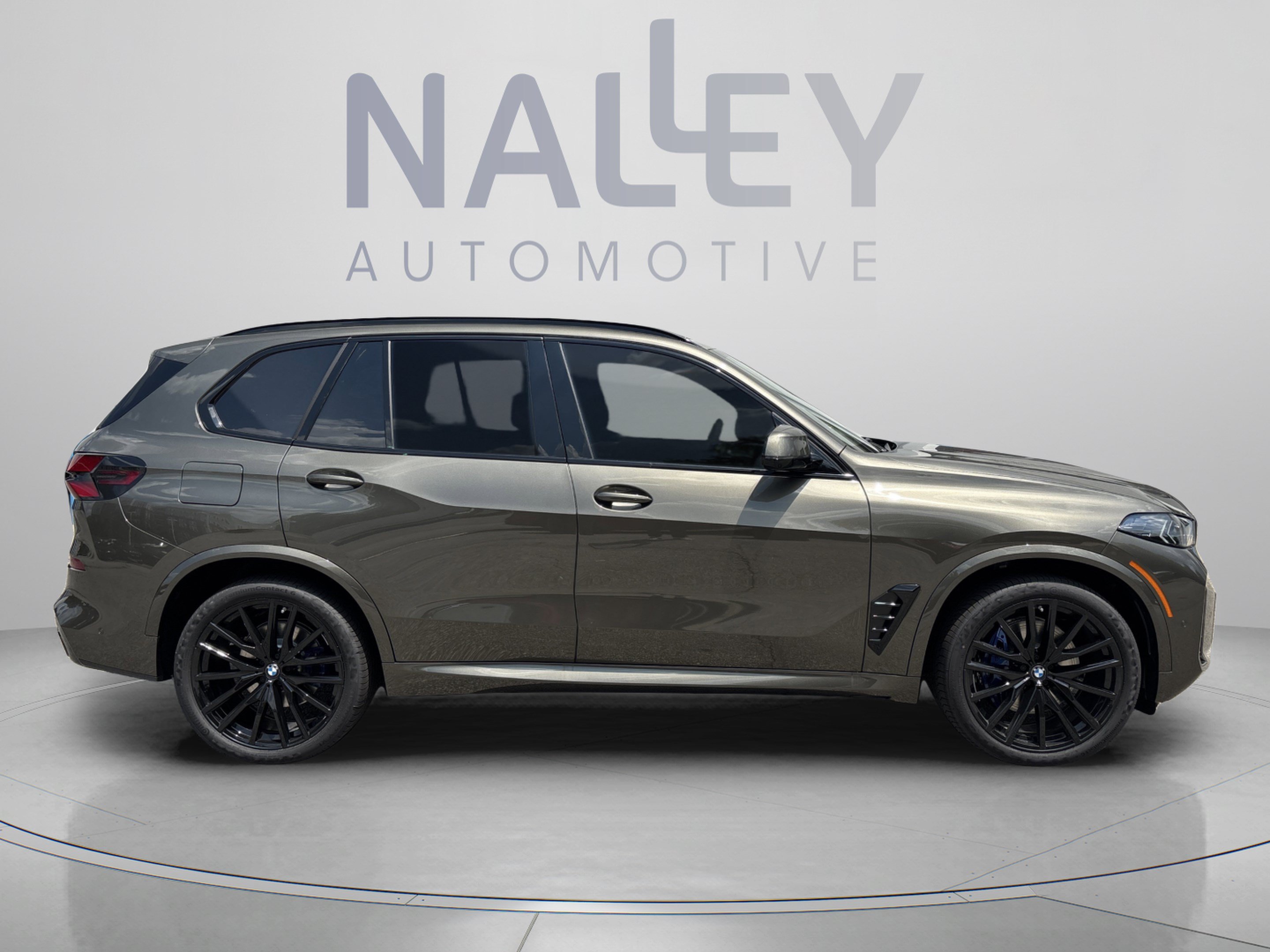 Used 2026 BMW X5 xDrive40i w/ M Sport Package AWD/4WD image 4