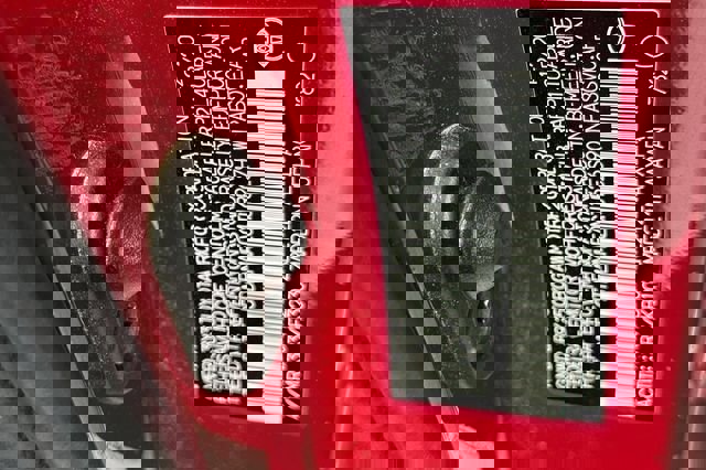 Used 2021 Toyota Corolla LE w/ Carpet Mat Package (TMS) image 4