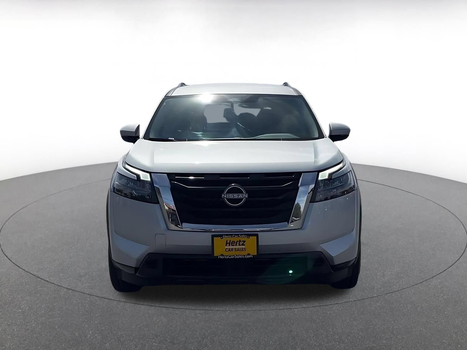 Used 2025 Nissan Pathfinder SV AWD/4WD image 4