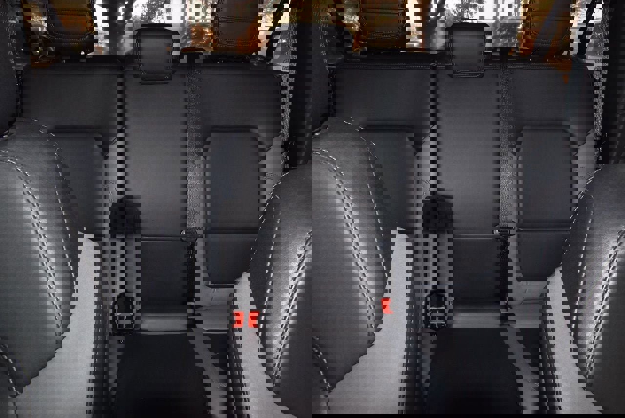 Certified 2021 Ford Bronco Black Diamond w/ Sasquatch Package image 21