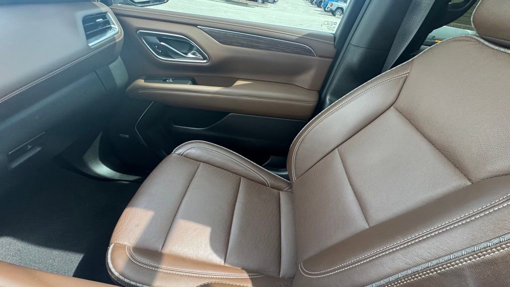 Used 2023 Chevrolet Tahoe High Country w/ Max Trailering Package AWD/4WD image 28