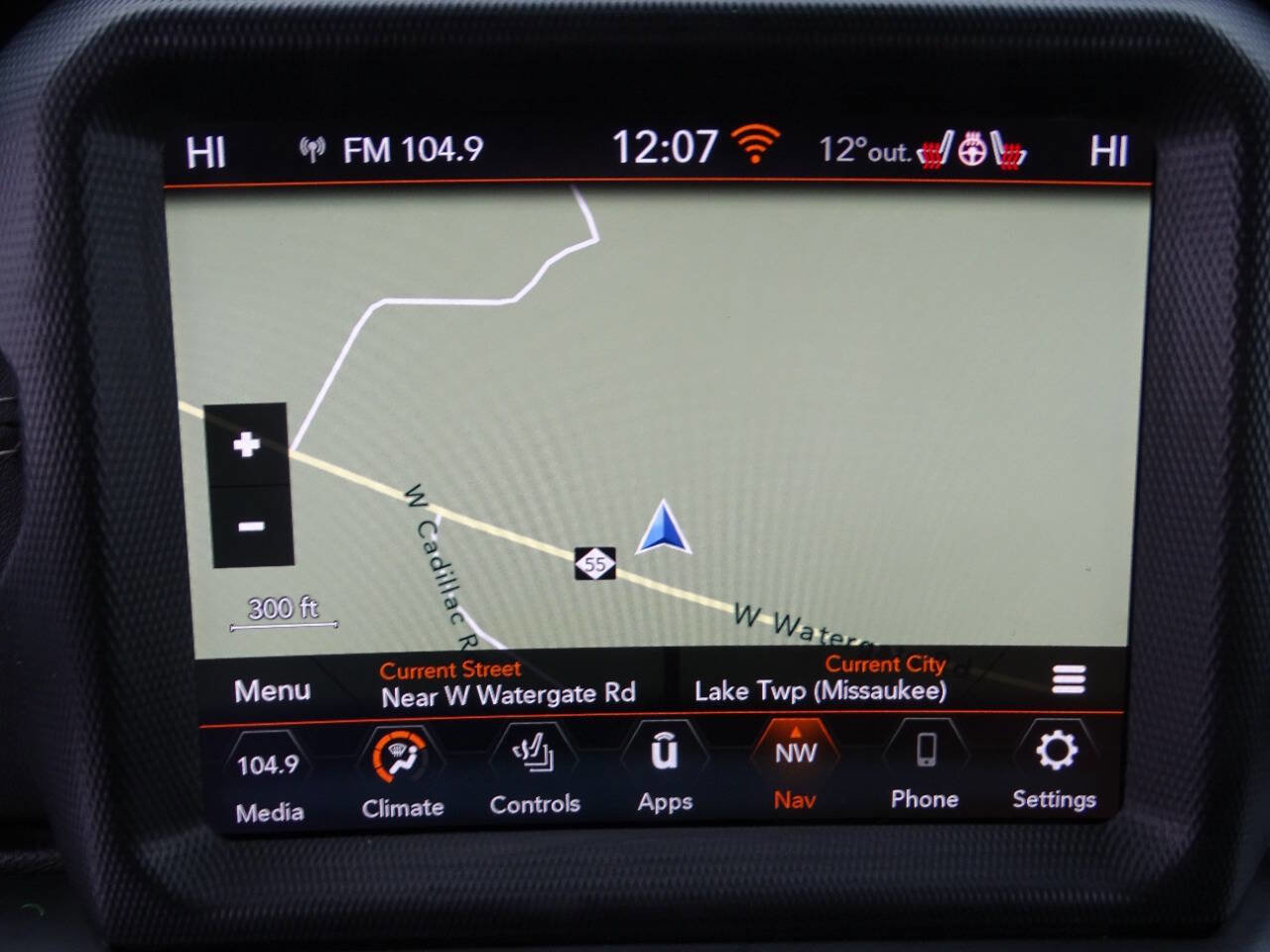 Used 2021 Jeep Wrangler Unlimited Sahara AWD/4WD image 4