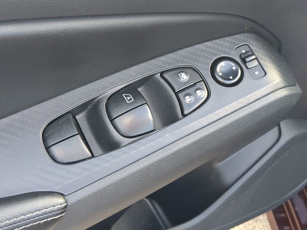 Used 2024 Nissan Altima 2.5 SV FWD image 14