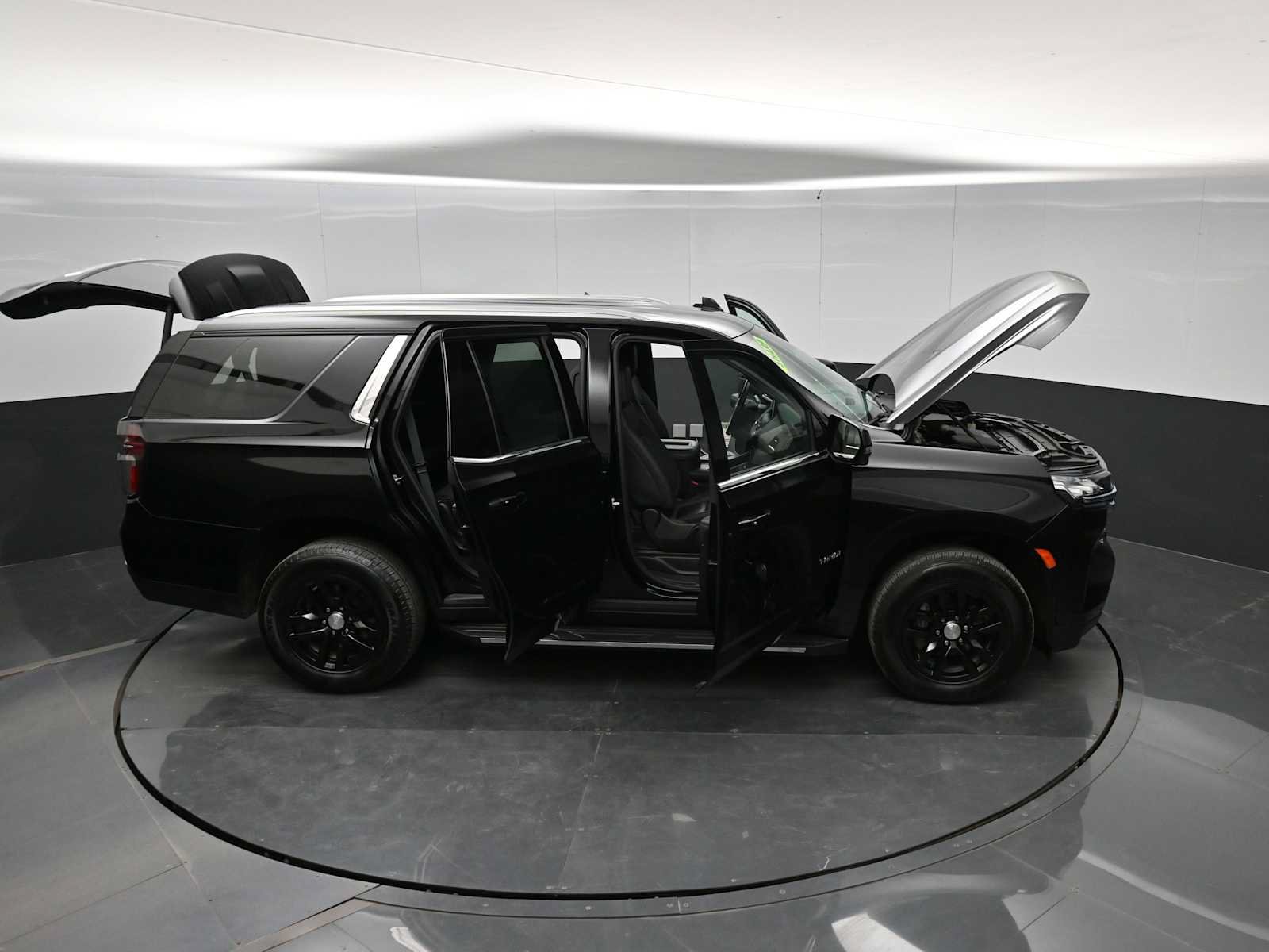 Used 2023 Chevrolet Tahoe LT w/ Luxury Package AWD/4WD image 42