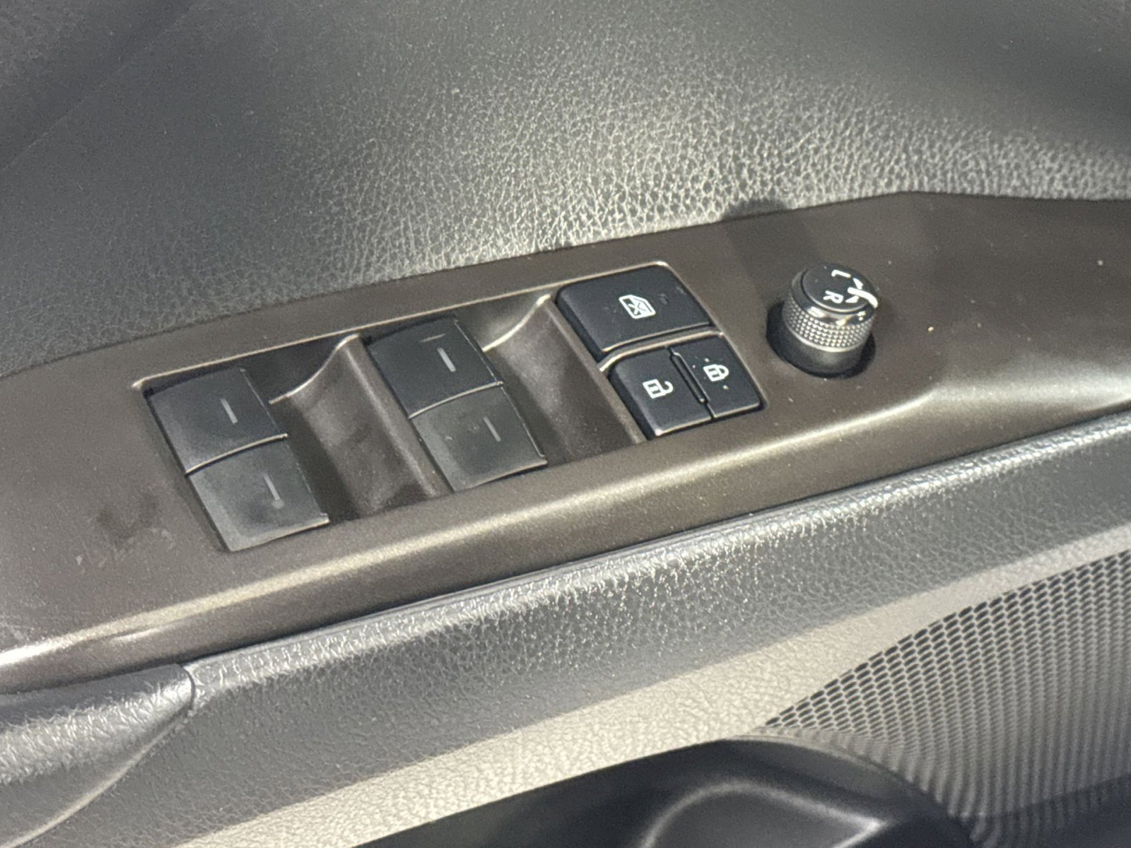 Used 2022 Toyota Camry LE image 19