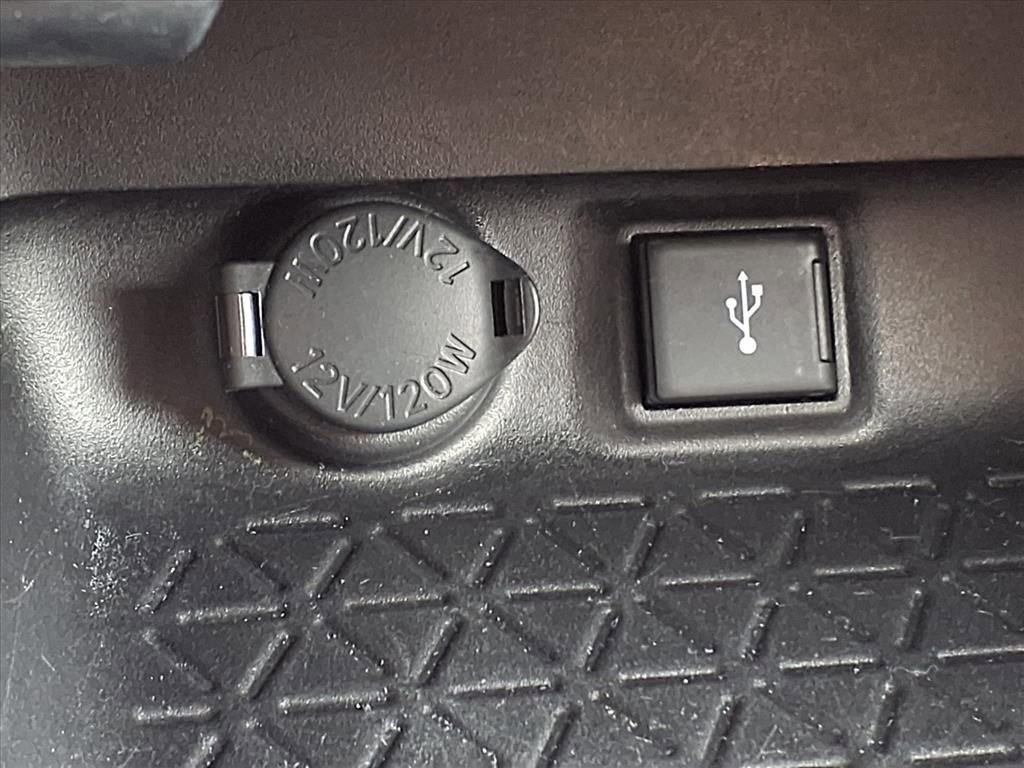 Used 2021 Toyota RAV4 XLE w/ Convenience Package image 17