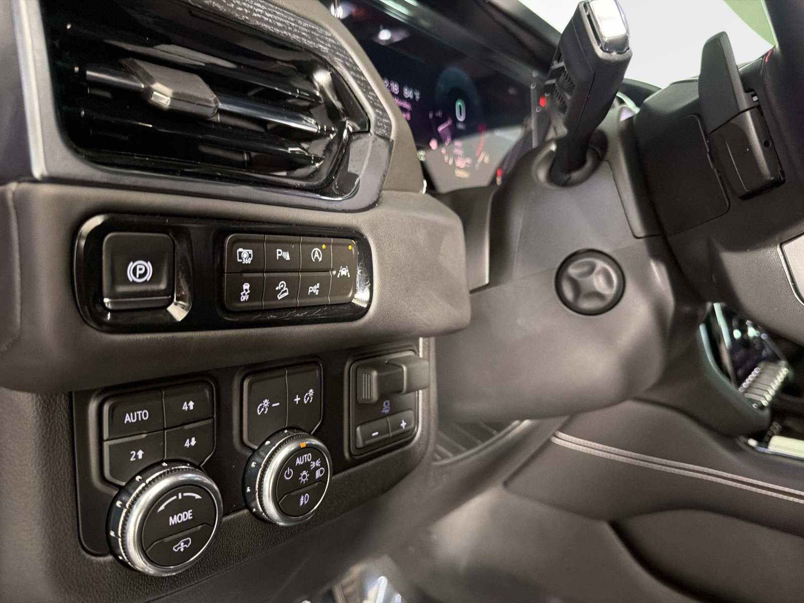 Used 2026 GMC Yukon AT4 Ultimate AWD/4WD image 44