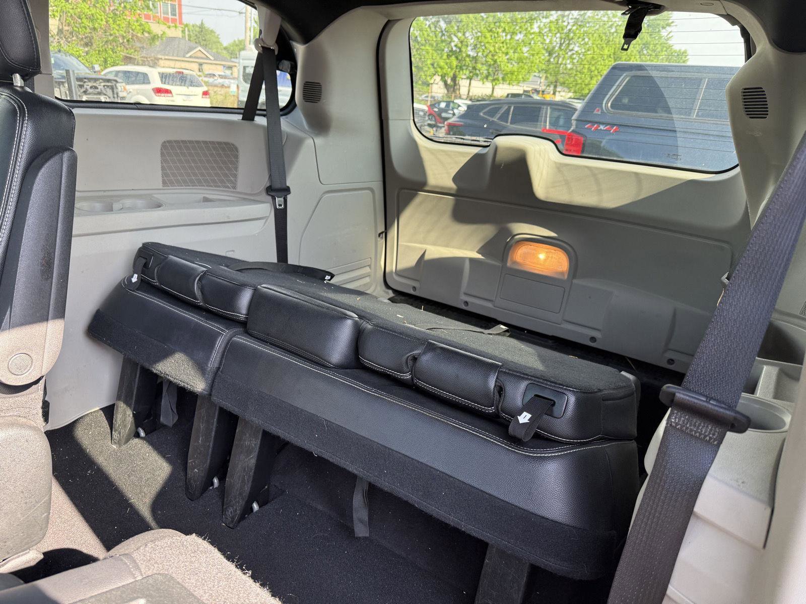 Used 2018 Dodge Grand Caravan SXT FWD image 11
