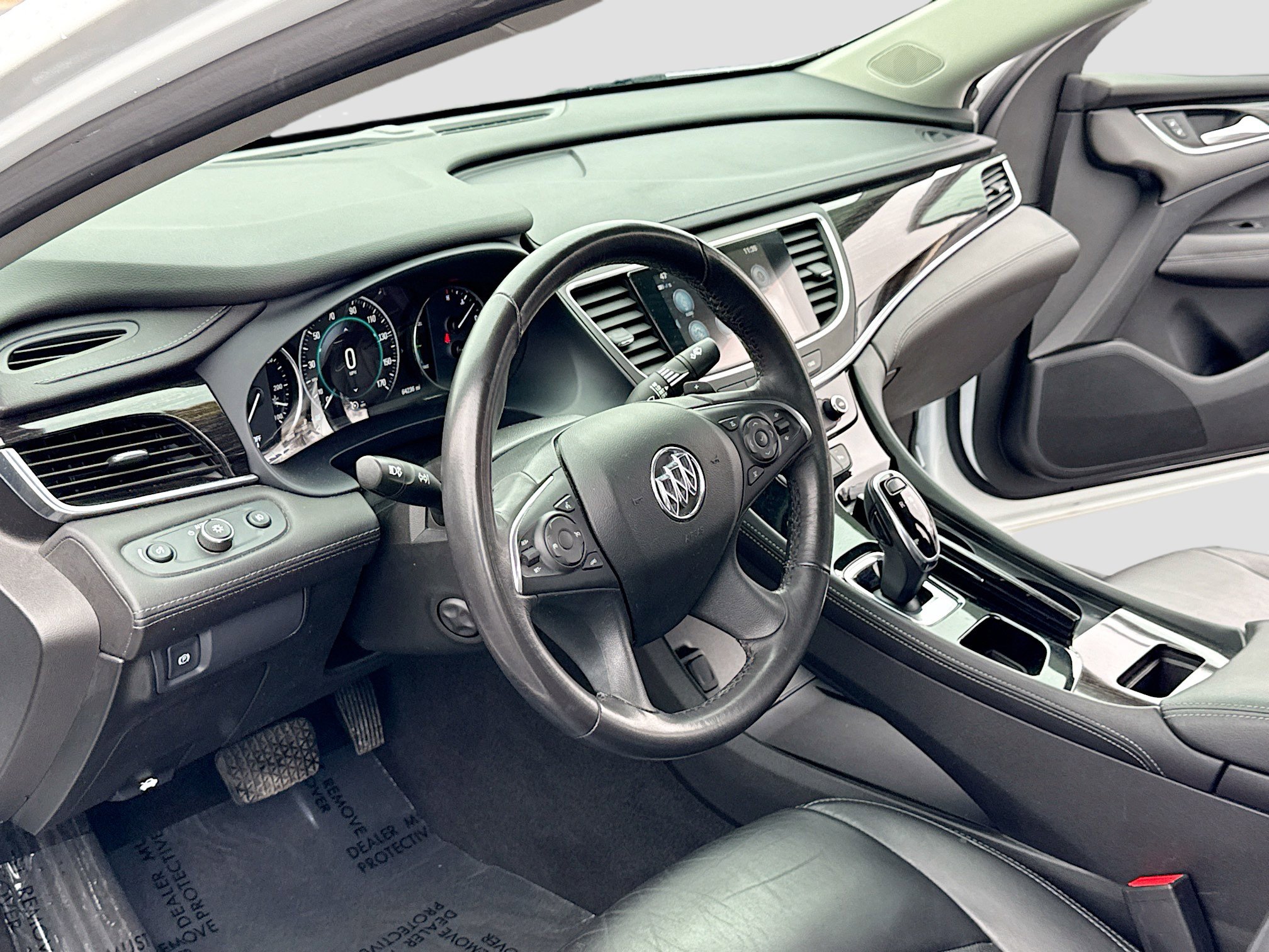 Used 2019 Buick LaCrosse Essence image 4