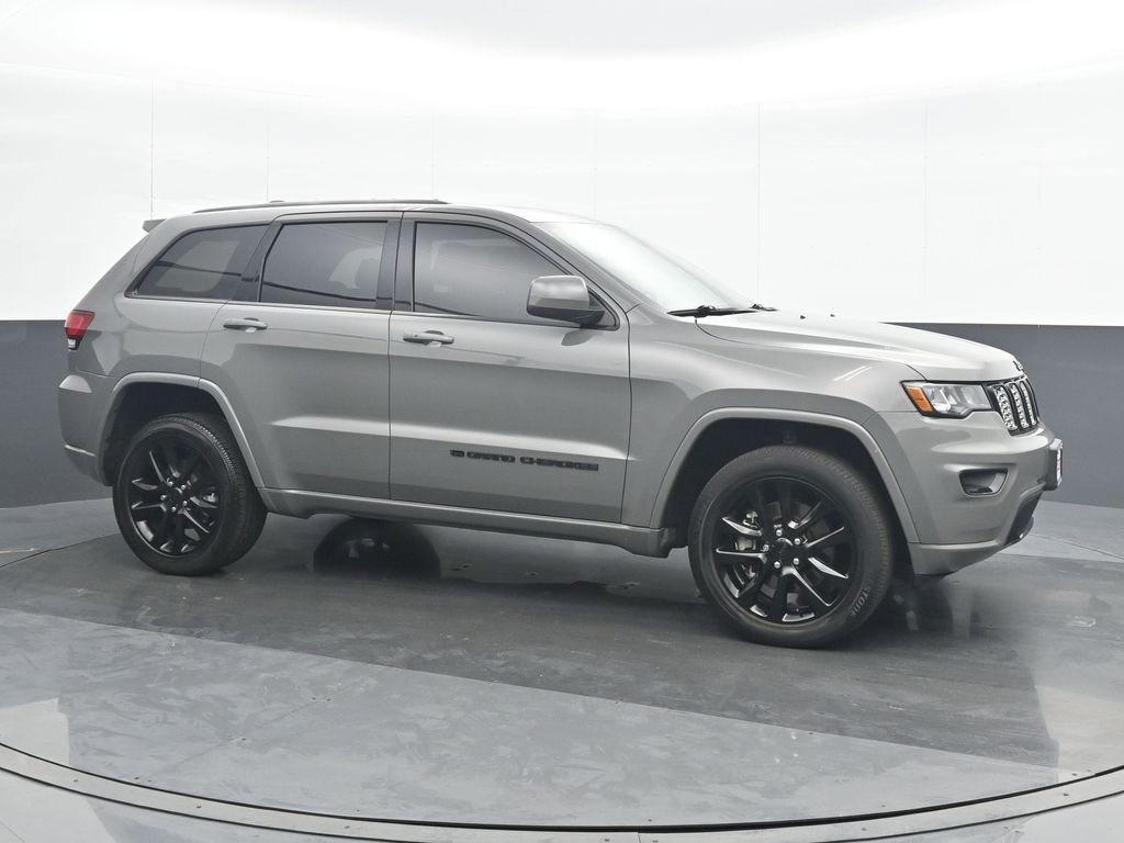 Used 2022 Jeep Grand Cherokee Laredo X image 8