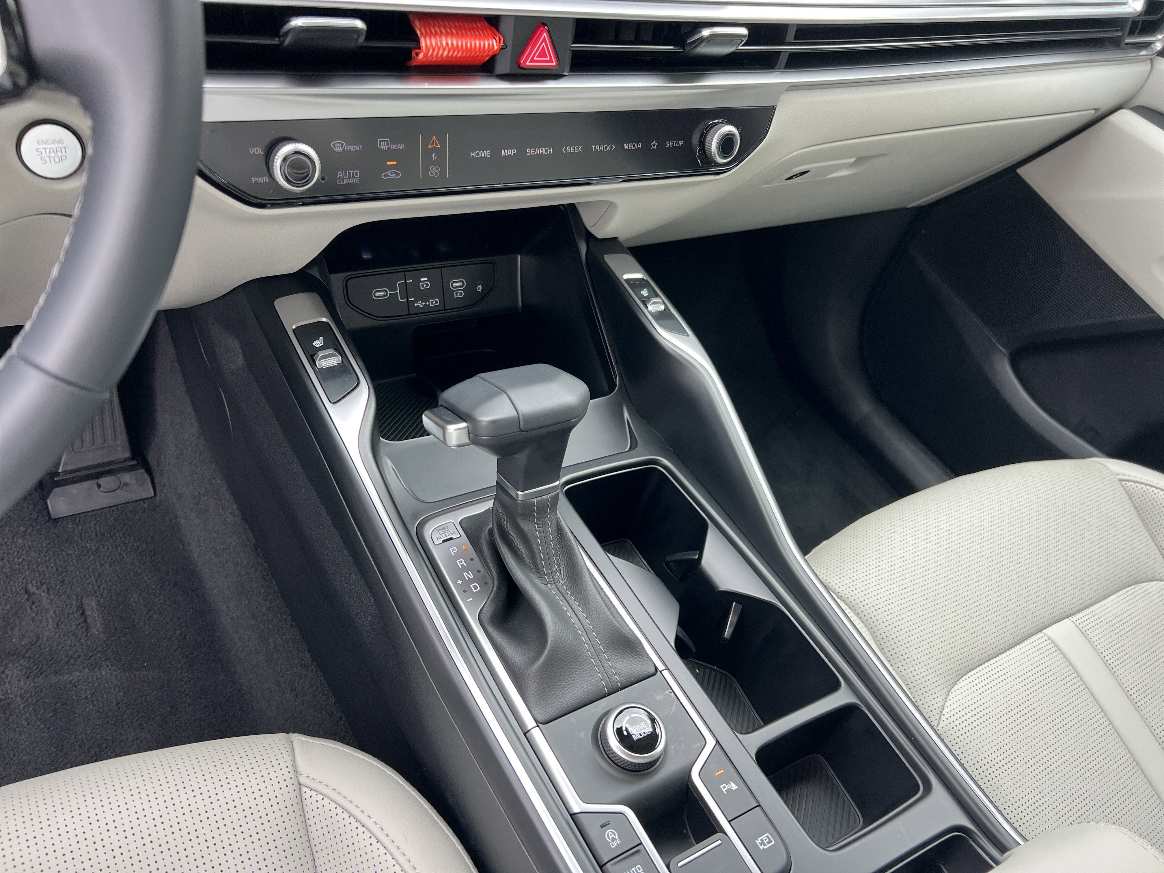 Certified 2025 Kia Sorento S w/ Panoramic Sunroof Package image 30