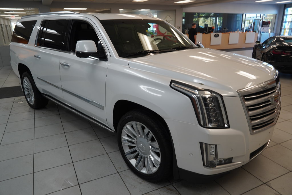 Used 2017 Cadillac Escalade ESV Platinum AWD/4WD image 15