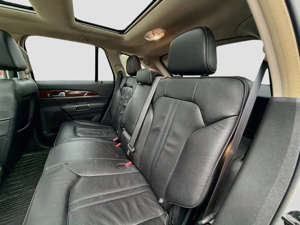 Used 2015 Lincoln MKX AWD w/ Equipment Group 102A image 27