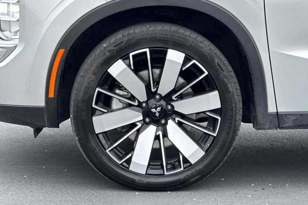 Used 2025 Mitsubishi Outlander SE AWD/4WD image 28
