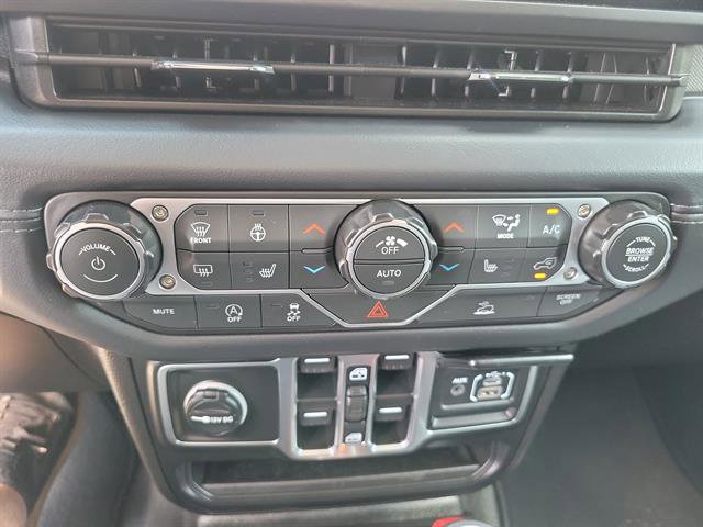 Used 2026 Jeep Wrangler Unlimited Sahara AWD/4WD image 13