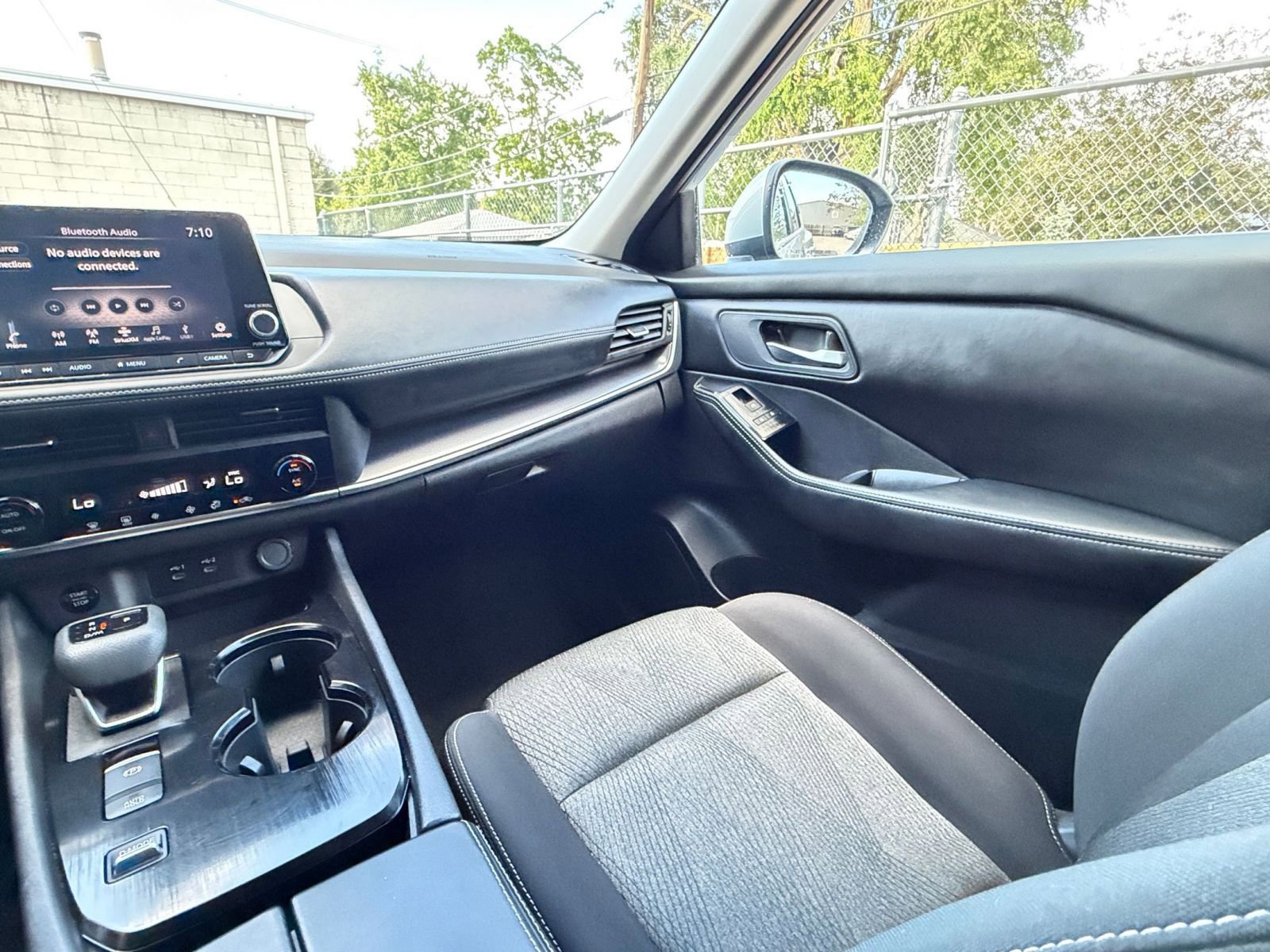 Used 2025 Nissan Rogue SV FWD image 36